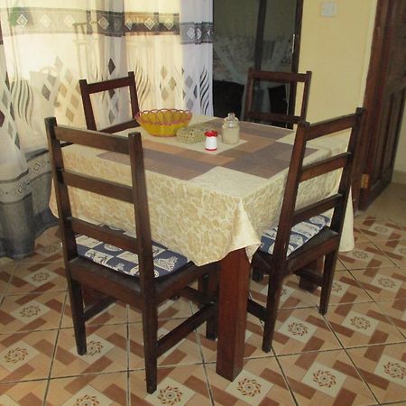 Simba Apartments Диани Бийч Стая снимка