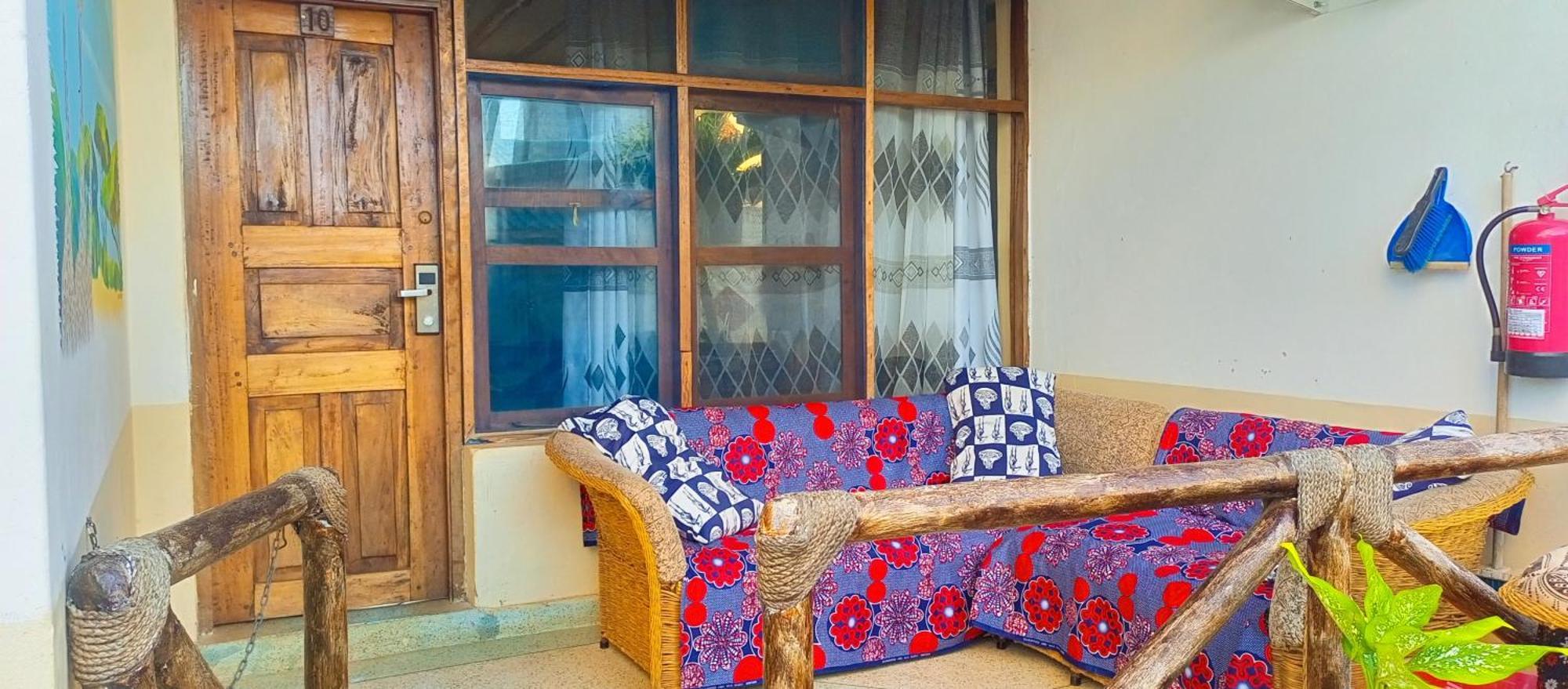 Simba Apartments Диани Бийч Екстериор снимка