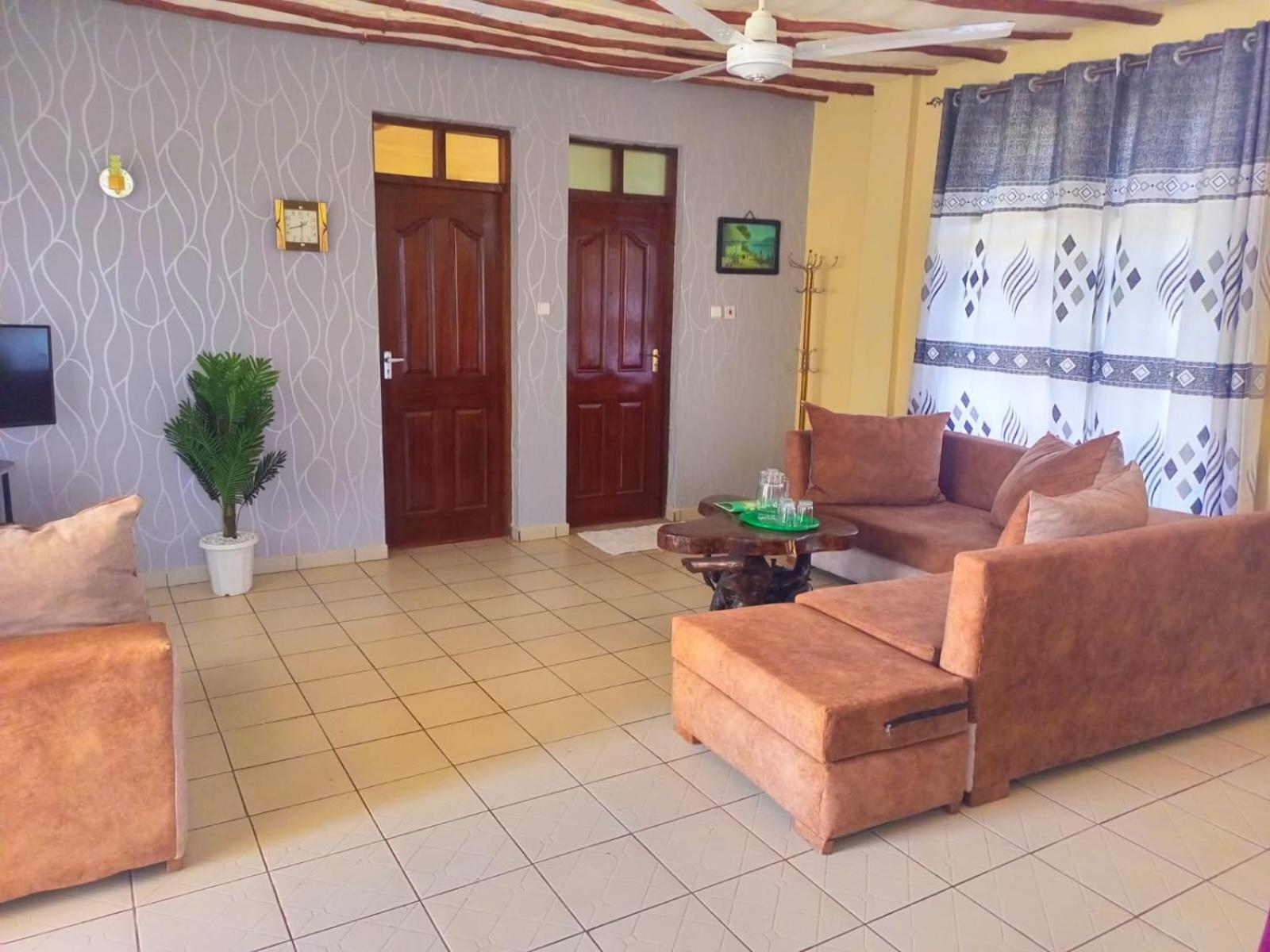 Simba Apartments Диани Бийч Екстериор снимка