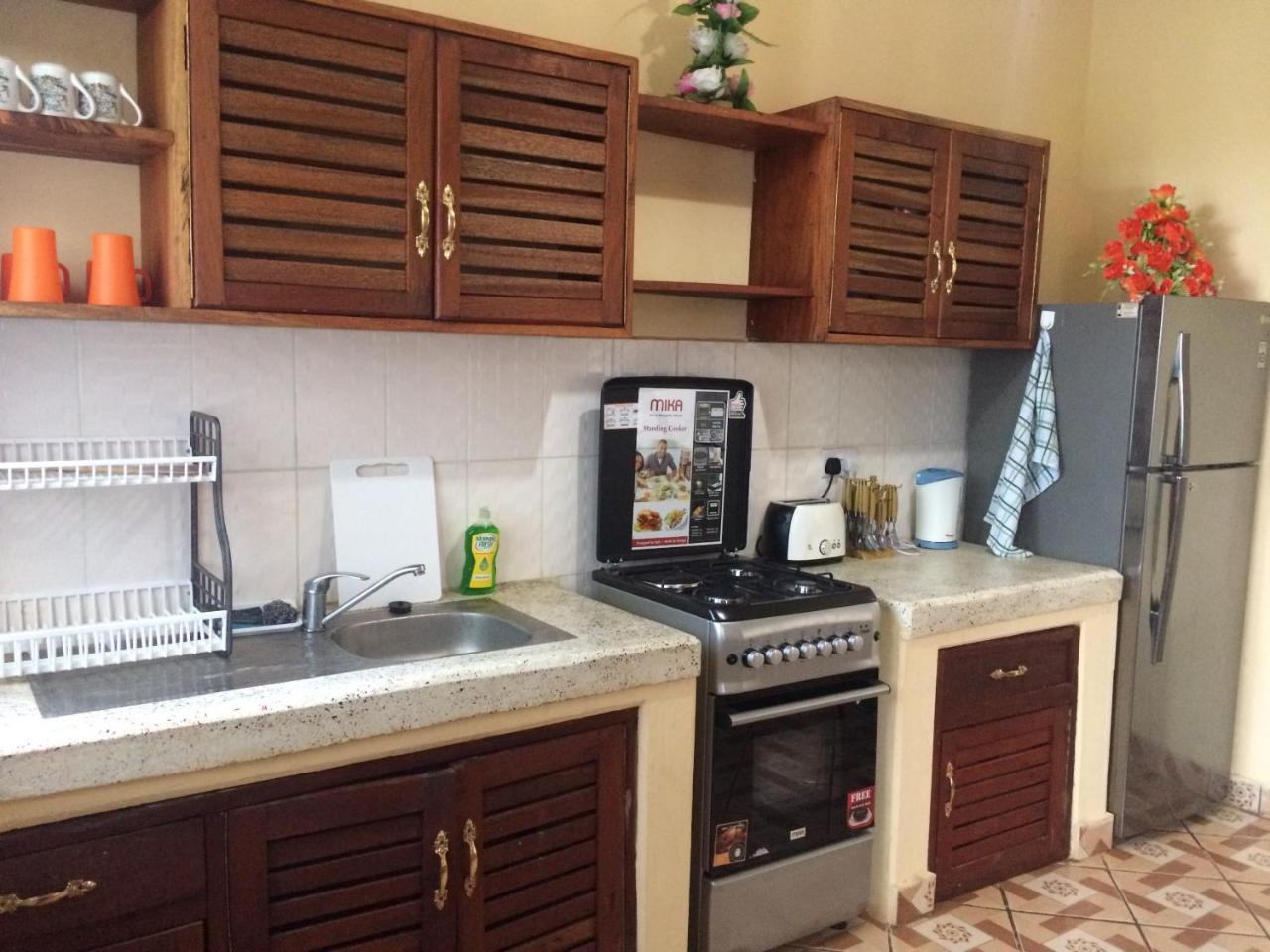 Simba Apartments Диани Бийч Екстериор снимка